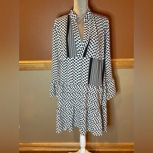 Boohoo Black and White Geometric Long Sleeve Dress